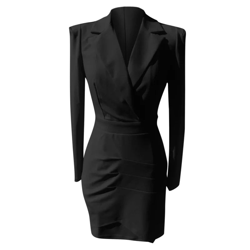 Elegancka sukienka mini z dopasowaną talią