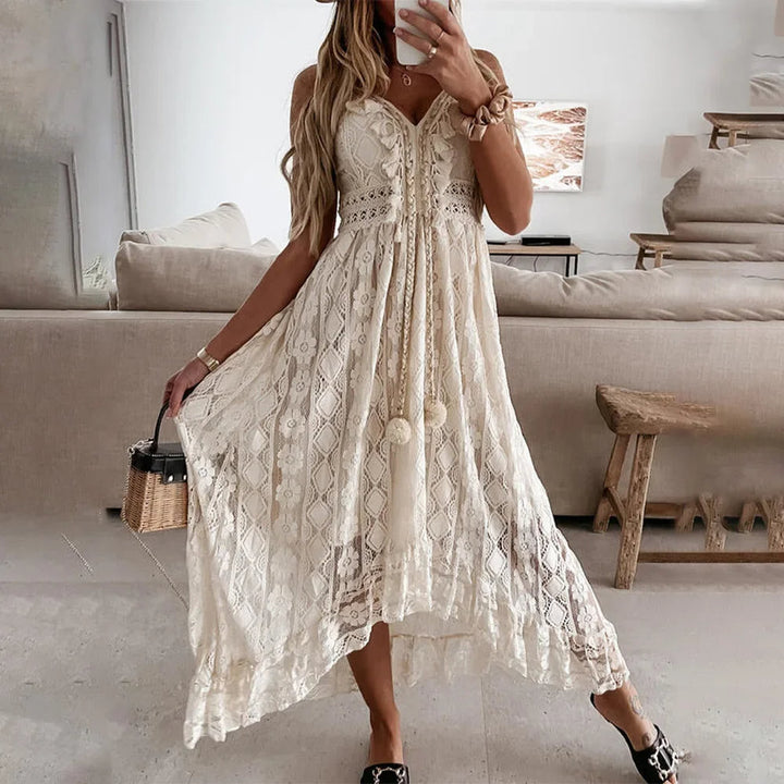 BreezeCharm – koronkowa sukienka boho z chwostami
