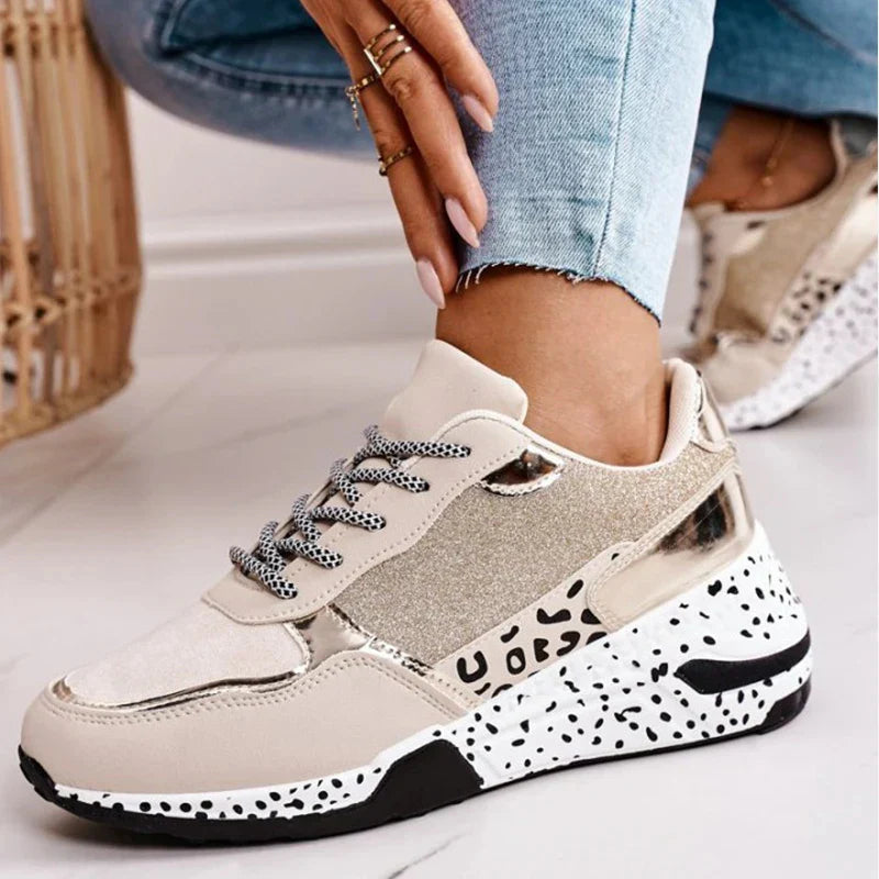 Damskie sneakersy na platformie z personalizowanymi detalami