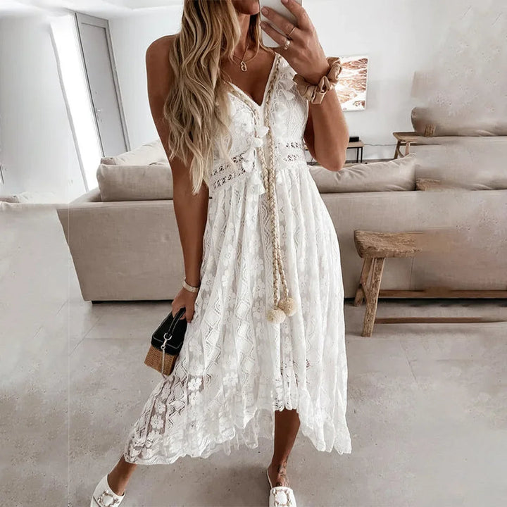 BreezeCharm – koronkowa sukienka boho z chwostami