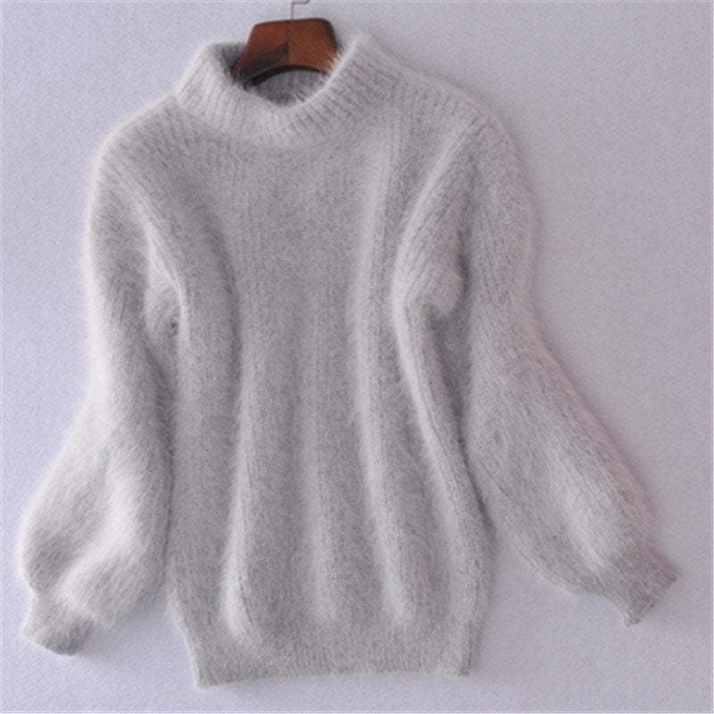 Moherowy sweter z golfem