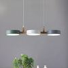 Nowoczesna metalowa lampa sufitowa