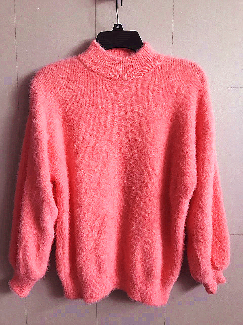 Moherowy sweter z golfem