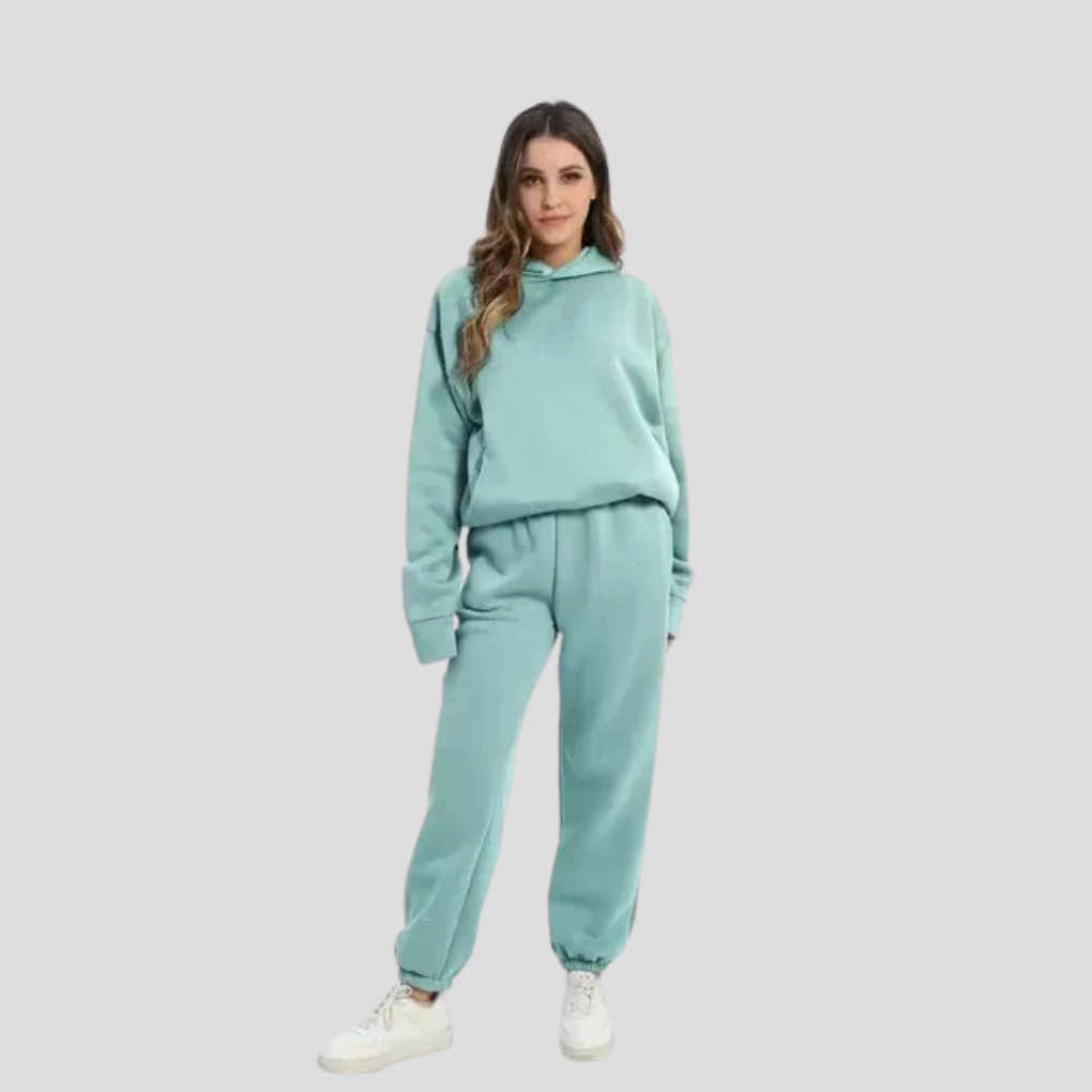 Damski komplet – bluza z kapturem i joggery na zimę