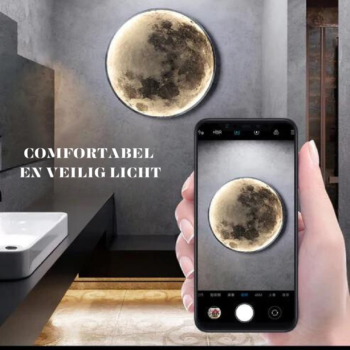 Magiczna lampka księżycowa tworząca zaczarowany nastrój