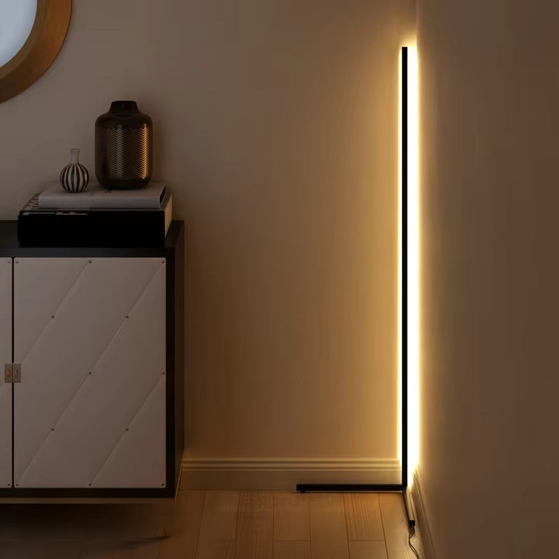 Ściemnialna narożna lampa stojąca LED z pilotem