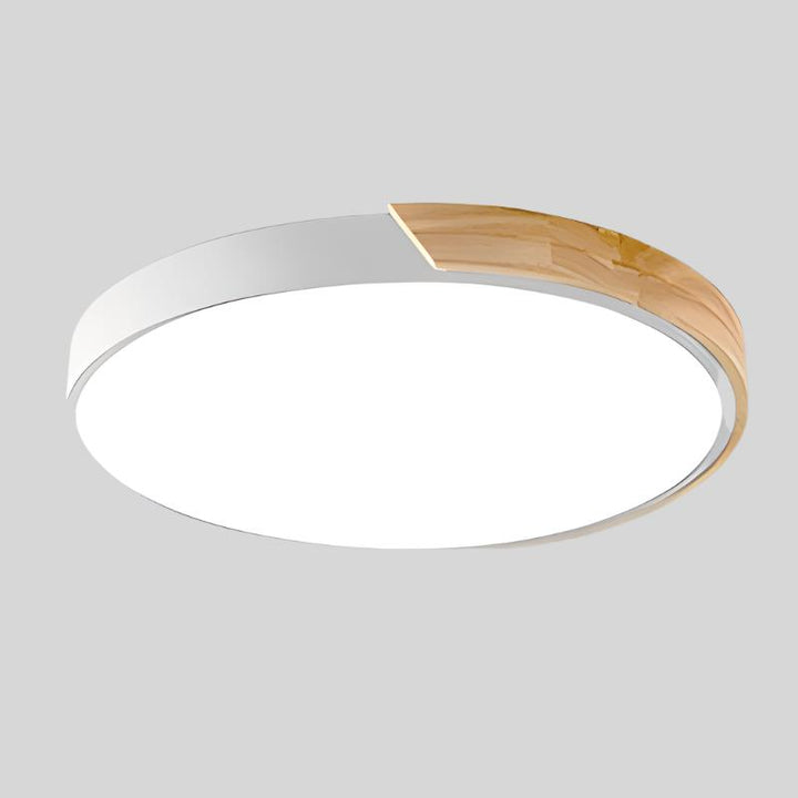 Skandynawska lampa sufitowa LED w kształcie makaronika z drewnianym akcentem do salonu lub sypialni